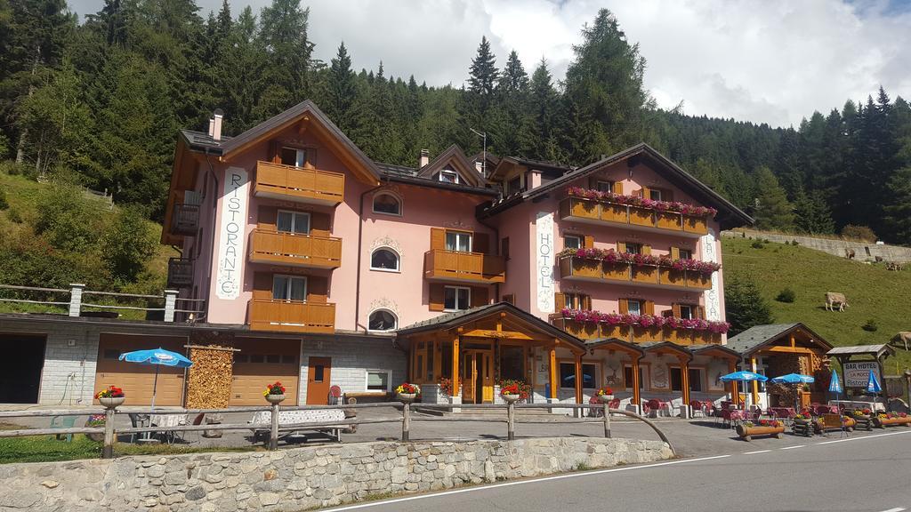 Hotel La Roccia Passo del Tonale Dış mekan fotoğraf