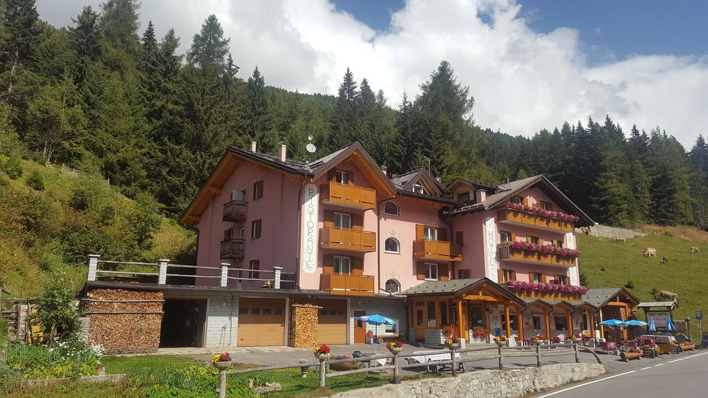 Hotel La Roccia Passo del Tonale Dış mekan fotoğraf