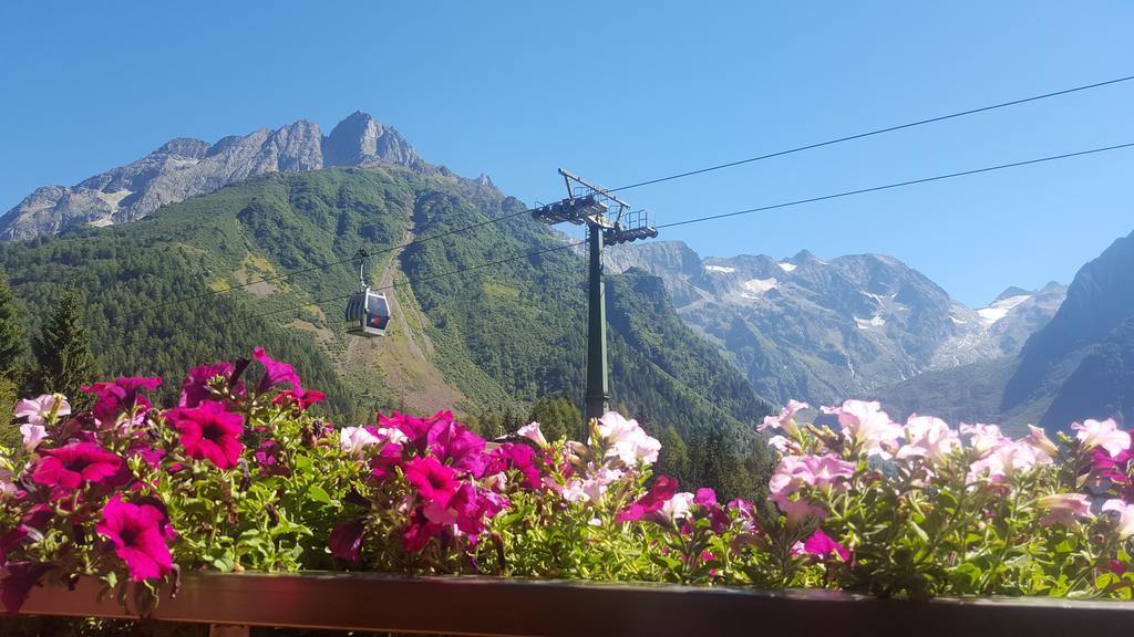 Hotel La Roccia Passo del Tonale Dış mekan fotoğraf
