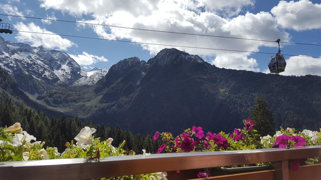 Hotel La Roccia Passo del Tonale Dış mekan fotoğraf
